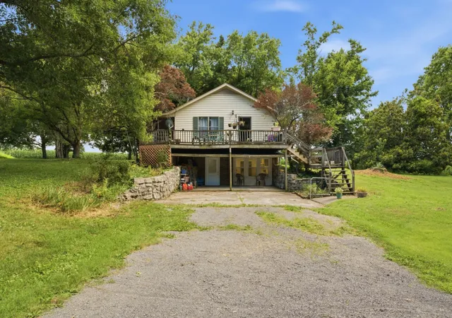 3rd image of 145 Crenshaw Rd, Bethpage, TN 37022 | MLS# 3248353