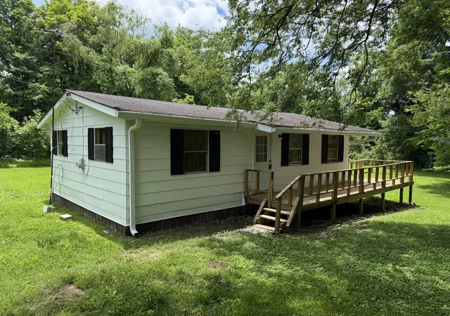Homes for sale in Wartrace, TN | 107 Coffey St, Wartrace, TN 37183 | MLS# 3244971