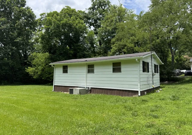 Homes for sale in Wartrace, TN | 107 Coffey St, Wartrace, TN 37183 | MLS# 3244971