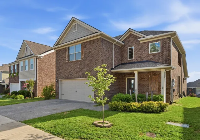 Homes for sale in Gallatin, TN | 300 Blackthorn Ln, Gallatin, TN 37066 | MLS# 3244888