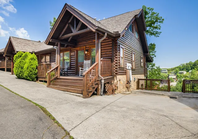 Homes for sale in Pigeon Forge, TN | 845 Golf View Blvd, Pigeon Forge, TN 37863 | MLS# 3265353