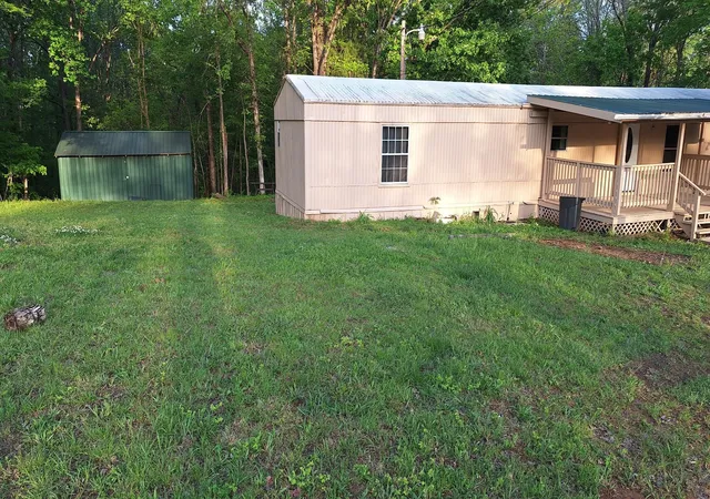 Homes for sale in Waverly, TN | 342 E Little Richland Rd, Waverly, TN 37185 | MLS# 3245674
