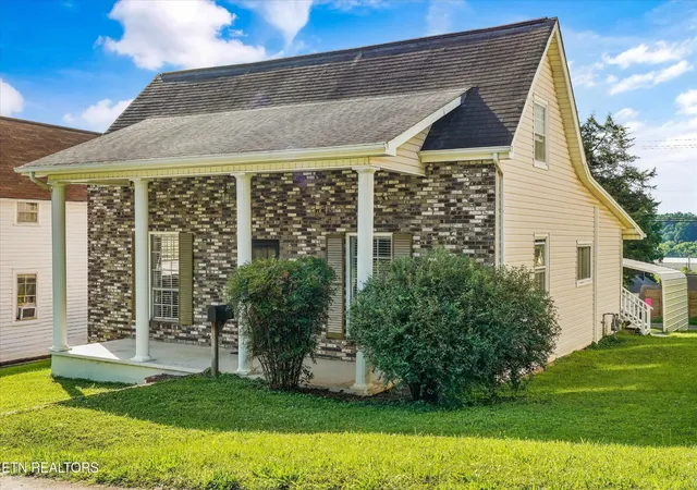 2nd image of 608 W 1st Ave, Lenoir City, TN 37771 | MLS# 3505961
