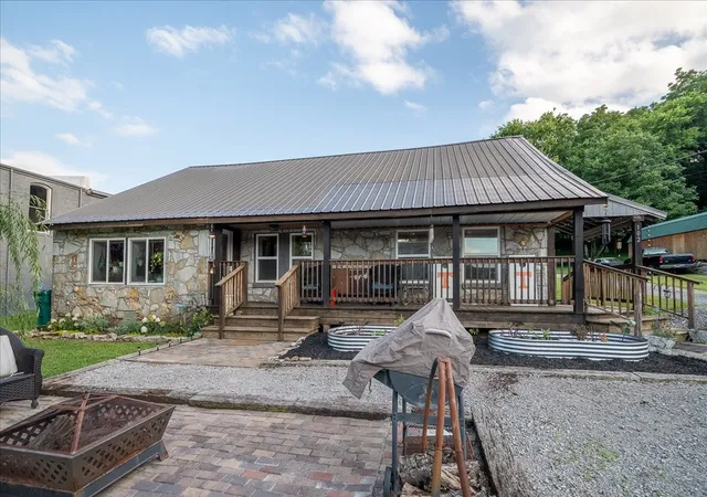 3rd image of 102 Church St, Petersburg, TN 37144 | MLS# 3245086