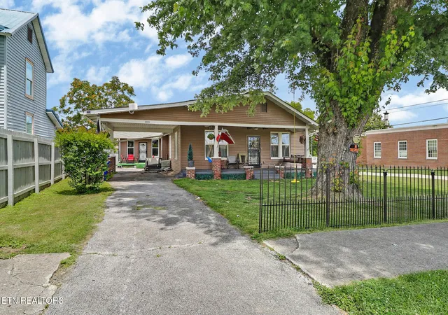 Homes for sale in Rockwood, TN | 400 W Rockwood St, Rockwood, TN 37854 | MLS# 3244929