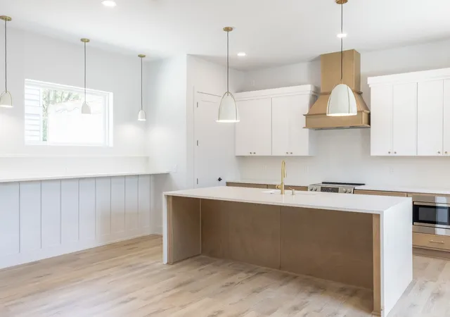 Photo 4 of Single family home for sale at 1818 Dr Db Todd Jr Blvd, Nashville, TN 37208 | MLS# 3247784 | Listing updated on 2026-08-19