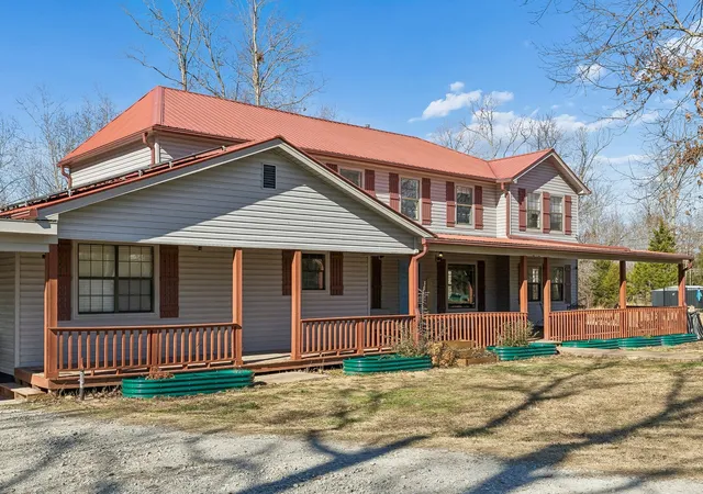 Homes for sale in Linden, TN | 485 Lower Roans Creek Rd, Linden, TN 37096 | MLS# 3245775