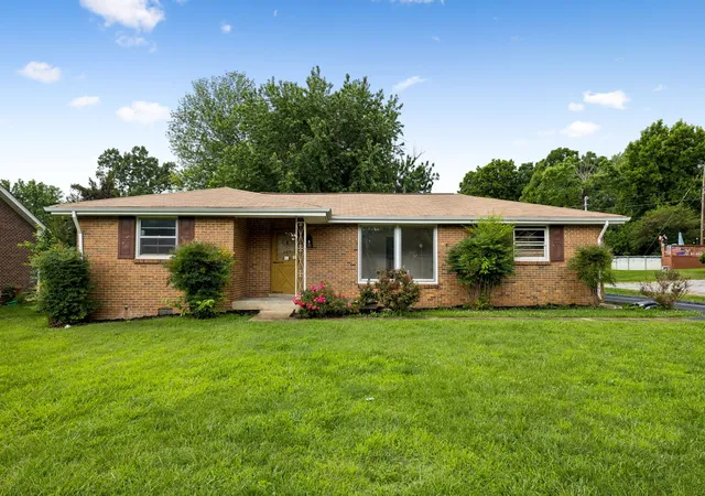 Homes for sale in Springfield, TN | 209 Pleasant Hill Dr, Springfield, TN 37172 | MLS# 3250512