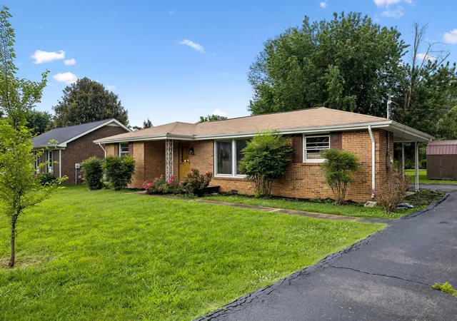 Homes for sale in Springfield, TN | 209 Pleasant Hill Dr, Springfield, TN 37172 | MLS# 3250512