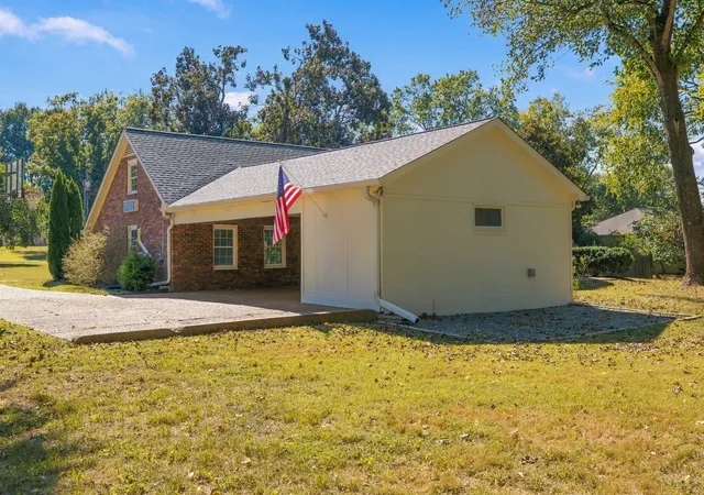 Photo 3 of Single family home for sale at 1307 Haber Dr, Brentwood, TN 37027 | MLS# 3247841 | Listing updated on 2026-10-08