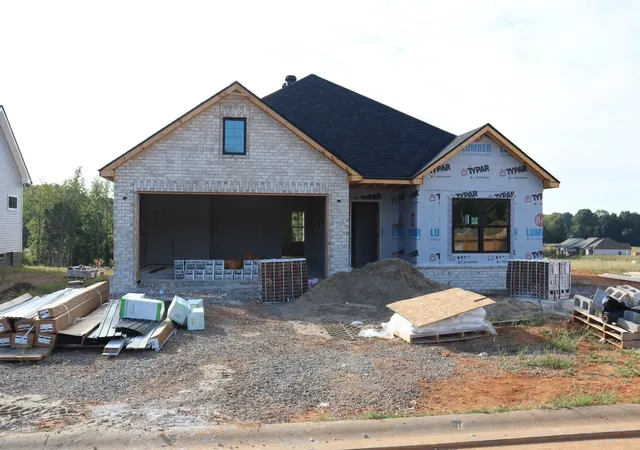 Photo 1 of Single family home for sale at 840 Cedar Wood Dr, Clarksville, TN 37043 | MLS# 3245115 | Listing updated on 2026-09-25