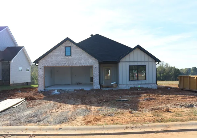 Single family home for sale at 840 Cedar Wood Dr, Clarksville, TN 37043 | MLS# 3245115