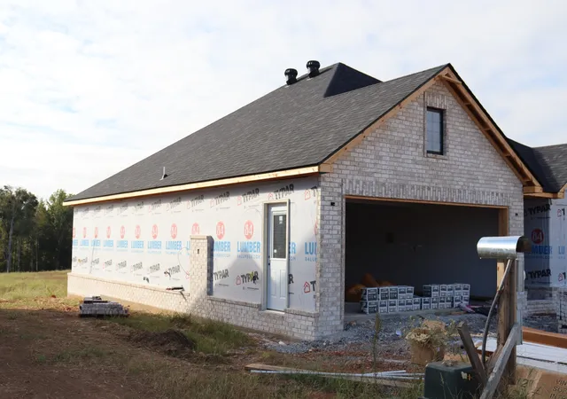 Photo 2 of Single family home for sale at 840 Cedar Wood Dr, Clarksville, TN 37043 | MLS# 3245115 | Listing updated on 2026-09-25