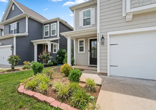 Photo 1 of Single family home for sale at 3527 Desinda Dr, Murfreesboro, TN 37129 | MLS# 3245458 | Listing updated on 2026-10-25