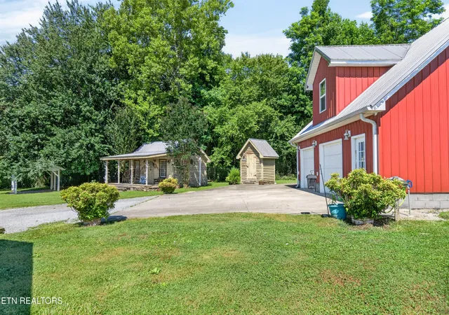 Homes for sale in Pikeville, TN | 105 Foothills Rd, Pikeville, TN 37367 | MLS# 3245021