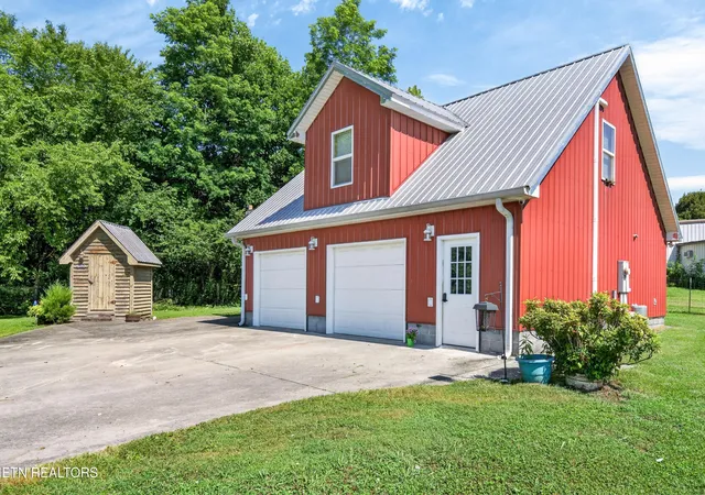 Homes for sale in Pikeville, TN | 105 Foothills Rd, Pikeville, TN 37367 | MLS# 3245021