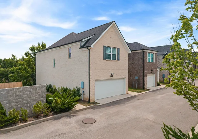 Homes for sale in Nashville, TN | 2656 Lakevilla Dr #17, Nashville, TN 37217 | MLS# 3260827