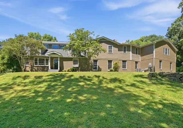 Photo 1 of Single family home for sale at 674 Hill Rd, Brentwood, TN 37027 | MLS# 3245043 | Listing updated on 2026-07-06