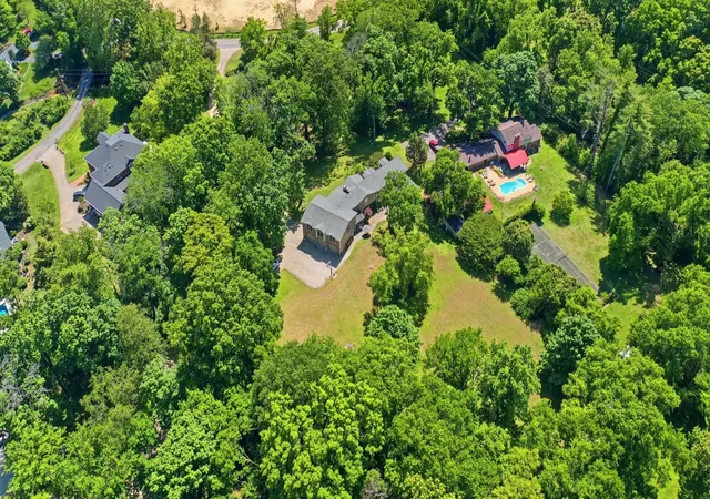 Photo 3 of Single family home for sale at 674 Hill Rd, Brentwood, TN 37027 | MLS# 3245043 | Listing updated on 2026-07-06
