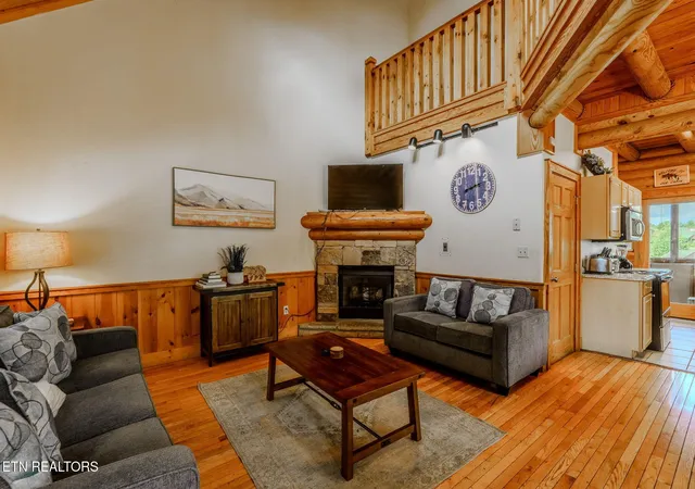 Photo 4 of Single family home for sale at 741 Golf View Blvd, Pigeon Forge, TN 37863 | MLS# 3278386 | Listing updated on 2026-09-01