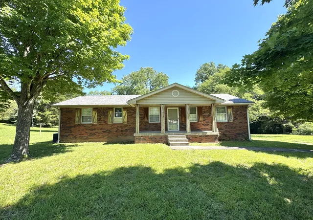 Homes for sale in Greenbrier, TN | 2768 Bellar Rd, Greenbrier, TN 37073 | MLS# 3245084