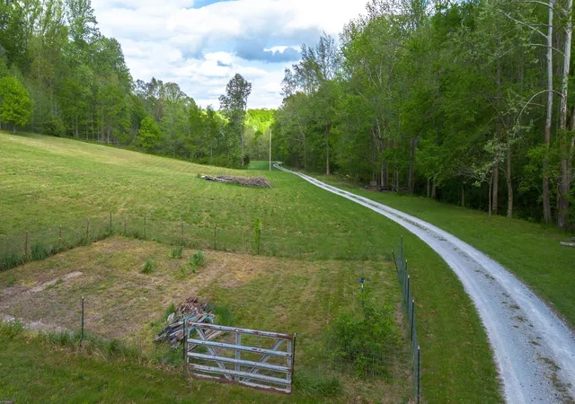 Homes for sale in Hampshire, TN | 4805 Love Branch Rd, Hampshire, TN 38461 | MLS# 3245130