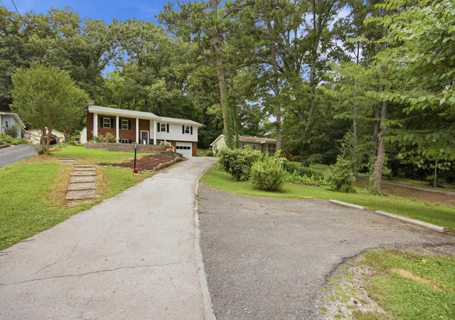 Homes for sale in Chattanooga, TN | 1025 S Seminole Dr, Chattanooga, TN 37412 | MLS# 3245123