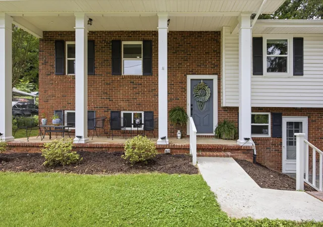 Homes for sale in Chattanooga, TN | 1025 S Seminole Dr, Chattanooga, TN 37412 | MLS# 3245123