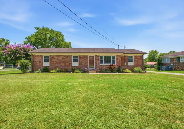 Homes for sale in Lebanon, TN | 424 Sam Houston Dr, Lebanon, TN 37087 | MLS# 3246908