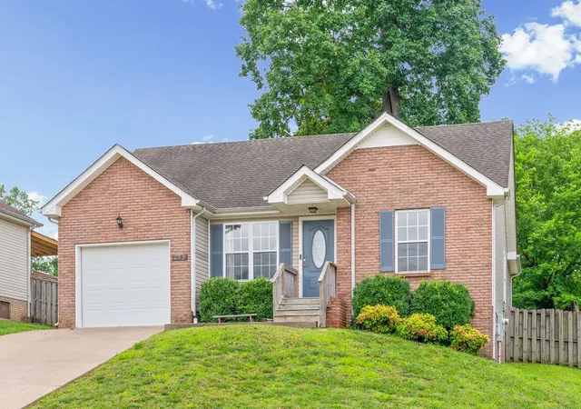 Photo 1 of Single family home for sale at 709 Arrowfield Dr, Clarksville, TN 37042 | MLS# 3246251 | Listing updated on 2026-06-20