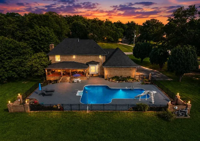 Homes for sale in Hendersonville, TN | 1012 Stirlingshire Dr, Hendersonville, TN 37075 | MLS# 3246281