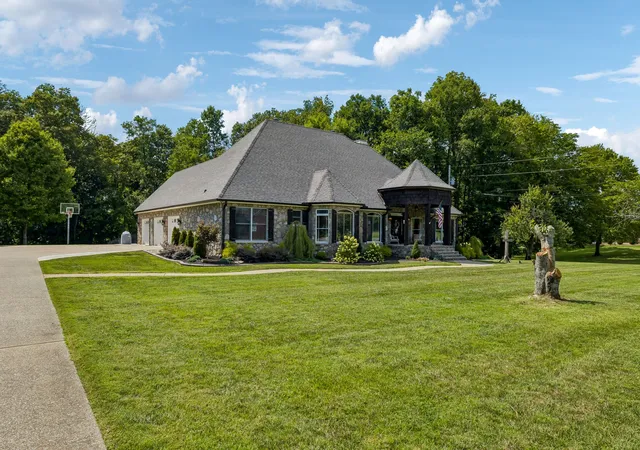 Photo 2 of Single family home for sale at 124 Poplar Dr, Brush Creek, TN 38547 | MLS# 3251541 | Listing updated on 2026-09-30