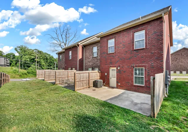 4th image of 550 Peachers Mill Rd, Clarksville, TN 37042 | MLS# 3251955