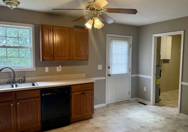 5th image of 1226 Derek Dr, Franklin, KY 42134 | MLS# 3245696