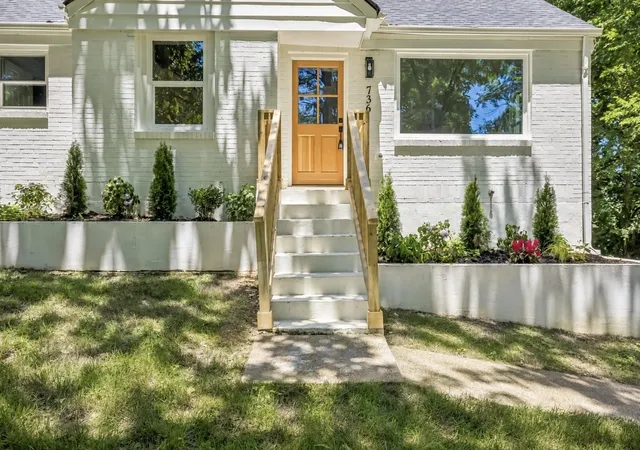 Photo 2 of Single family home for sale at 736 Carlyle Pl, Nashville, TN 37211 | MLS# 3245453 | Listing updated on 2026-08-28
