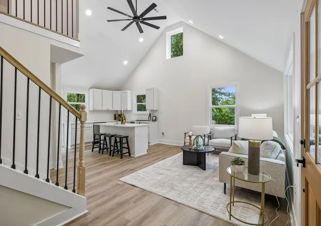 Photo 3 of Single family home for sale at 736 Carlyle Pl, Nashville, TN 37211 | MLS# 3245453 | Listing updated on 2026-08-28