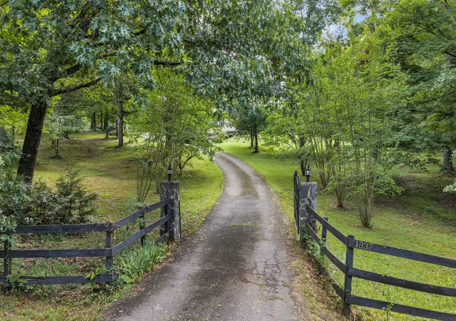 Photo 3 of Sale Pending at 1337 Lee Brown Rd, Bon Aqua, TN 37025 | MLS# 3270622 | Listing updated on 2026-10-07