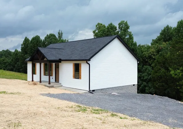 5th image of 7208 Carthage Rd, Pleasant Shade, TN 37145 | MLS# 3246464