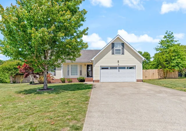 Homes for sale in White Bluff, TN | 207 Coleman Dr, White Bluff, TN 37187 | MLS# 3245578