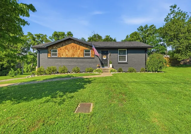 Photo 2 of Single family home for sale at 4784 Cascade Dr, Old Hickory, TN 37138 | MLS# 3245485 | Listing updated on 2026-09-14