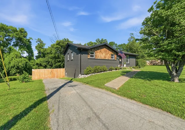 Photo 3 of Single family home for sale at 4784 Cascade Dr, Old Hickory, TN 37138 | MLS# 3245485 | Listing updated on 2026-09-14