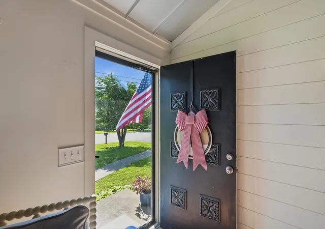 Photo 3 of Single family home for sale at 4784 Cascade Dr, Old Hickory, TN 37138 | MLS# 3245485 | Listing updated on 2026-09-14