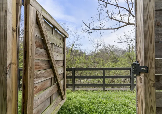 5th image of 6411 Charlotte Rd Cir, Nashville, TN 37209