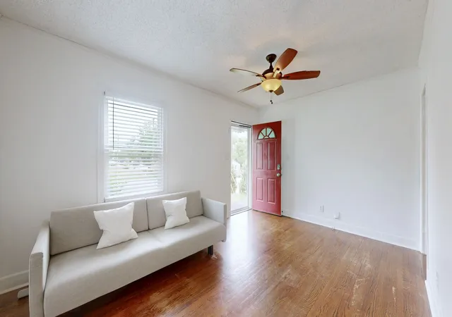 Photo 3 of Single family home for sale at 2011 Oakwood Ave, Nashville, TN 37207 | MLS# 3247206 | Listing updated on 2026-09-01
