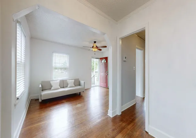 Photo 4 of Single family home for sale at 2011 Oakwood Ave, Nashville, TN 37207 | MLS# 3247206 | Listing updated on 2026-09-01