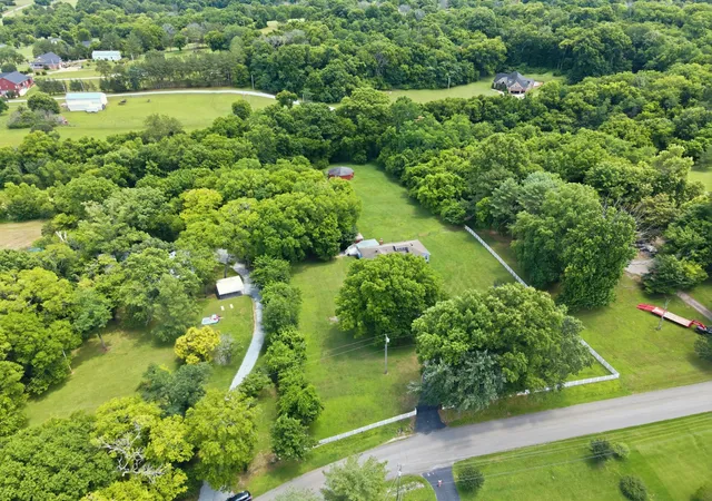 Photo 1 of Single family home for sale at 1061 Cliff White Rd, Columbia, TN 38401 | MLS# 3245528 | Listing updated on 2026-10-01