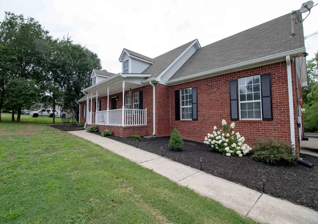 2nd image of 114 Lake Forest Dr, La Vergne, TN 37086 | MLS# 3245555