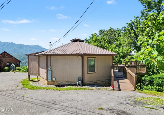 2nd image of 717 Valley View Lane, Gatlinburg, TN 37738 | MLS# 3302086