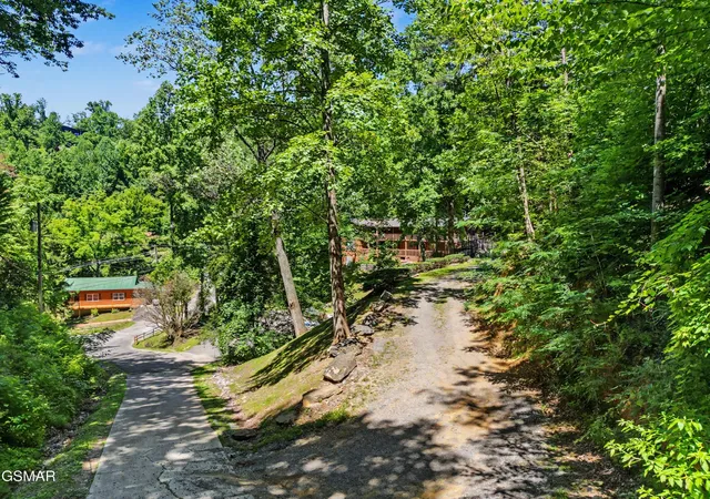 41st image of 717 Valley View Lane, Gatlinburg, TN 37738 | MLS# 3302086