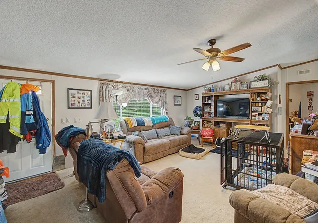 Homes for sale in Guthrie, KY | 1955 Guthrie Rd, Guthrie, KY 42234 | MLS# 3245550